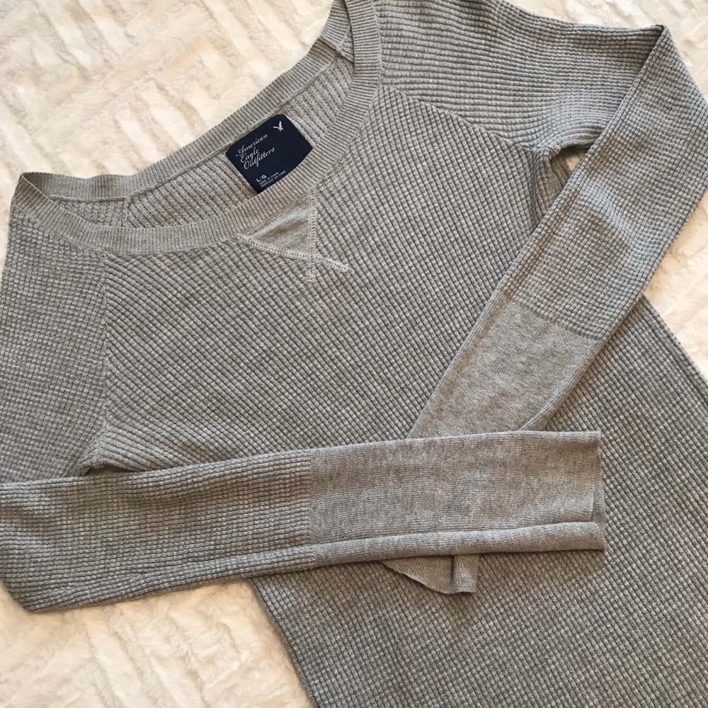 AE Scoop Neck Long Sleeve